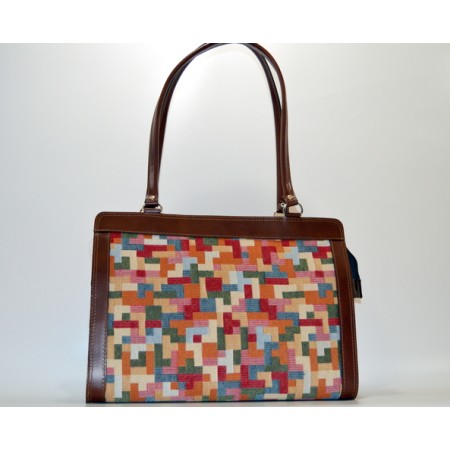 ΔΕΡΜΑΤΙΝΗ ΓΥΝΑΙΚΕΙΑ ΤΣΑΝΤΑ 